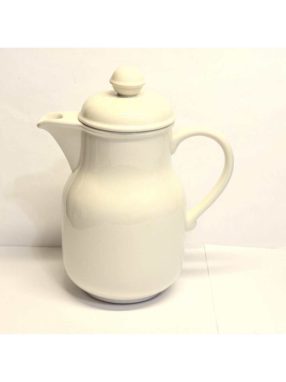 Villeroy & Boch Small Off White Teapot with Lid Luxembourg Vitro Porcelain